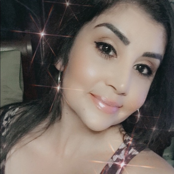 Meet your Posher, Rocio - Picture 2 of 2